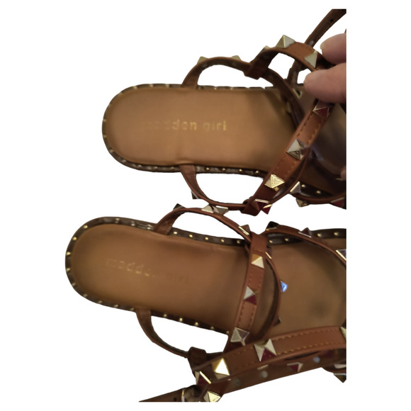 Madden Girl Fairway Sandals Women's 9.5 Tan Strappy Studded Ankle Strap Buckle - Picture 12 of 14